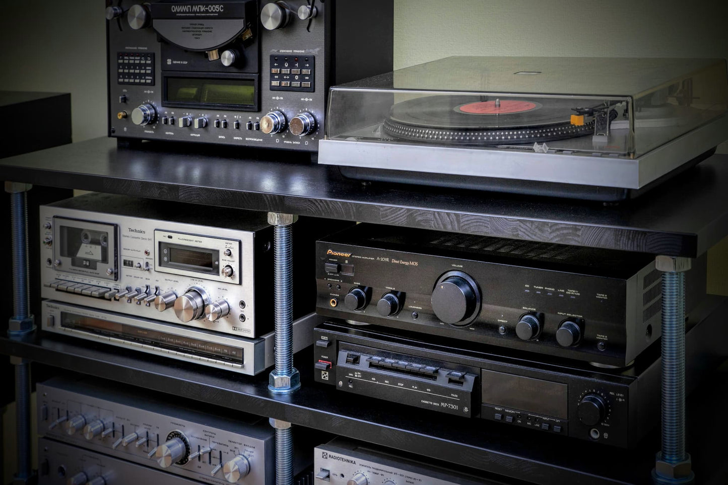 Double-Width Audio Rack on Wheels – Adjustable Hi-Fi Stereo Cabinet & Record Player Stand